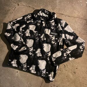 wesc fleece quarter zip size XXL black and white